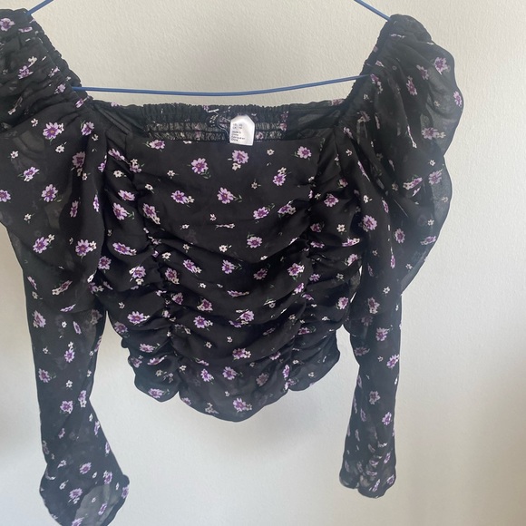 Crop top - Picture 2 of 3